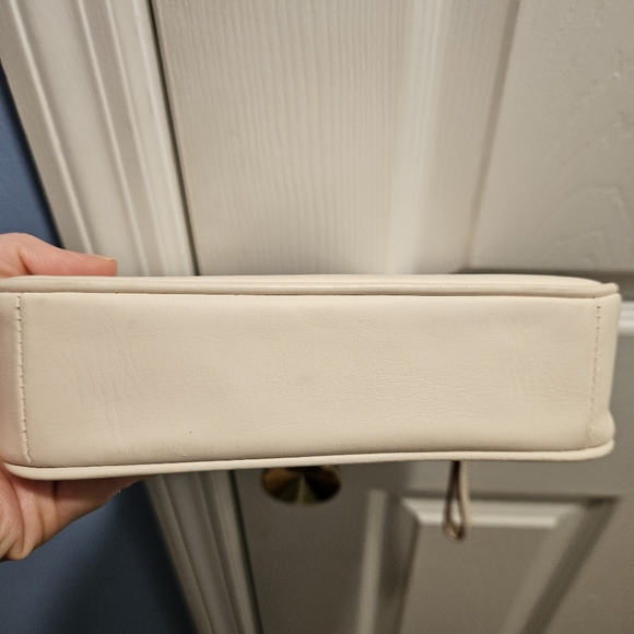 Coach x Disney Mickey Mouse wristlet - Picture 4 of 12